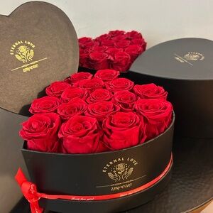 16-Piece Preserved Rose . Two boxes